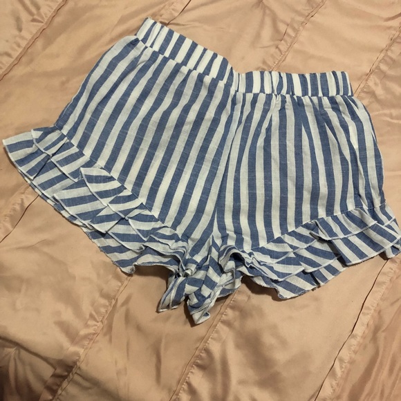 NWT Plunging Bow Tie Two Way Set - Picture 3 of 8